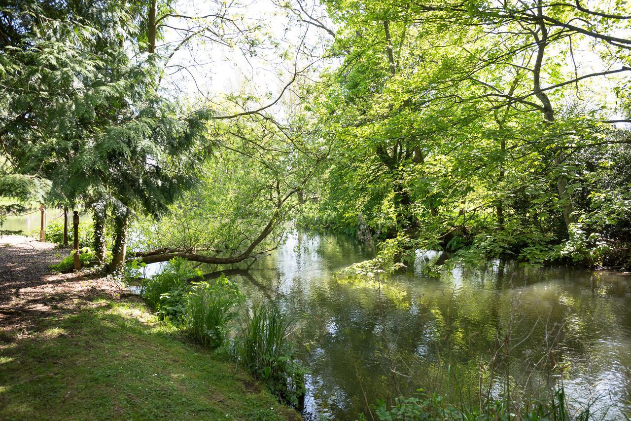 The Dundas Arms Hotel Kintbury Eksteriør billede