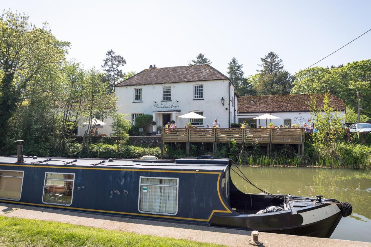 The Dundas Arms Hotel Kintbury Eksteriør billede